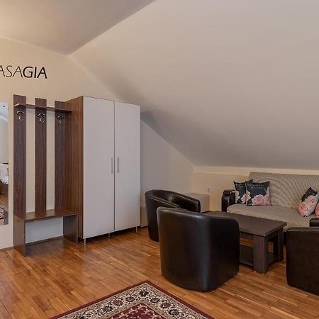 Pension Casa Gia Cluj-Napoca Eksteriør billede